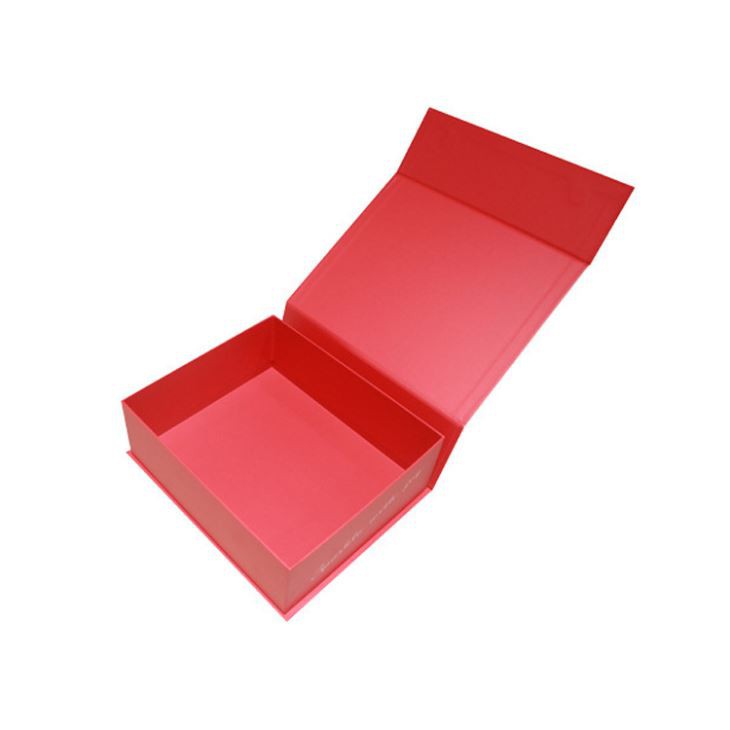 Flip Top Box With Magnetic Closure