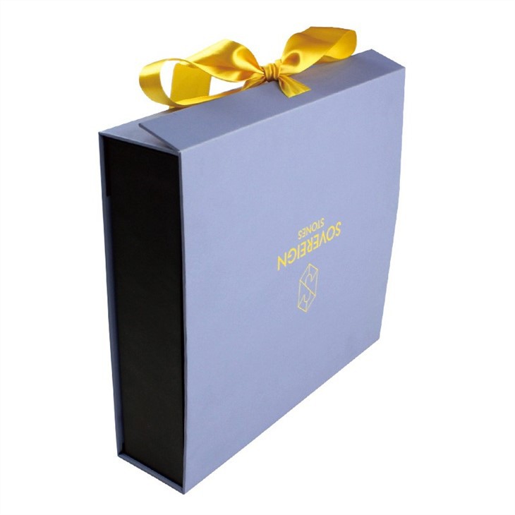 Magnetic Box With Ribbon